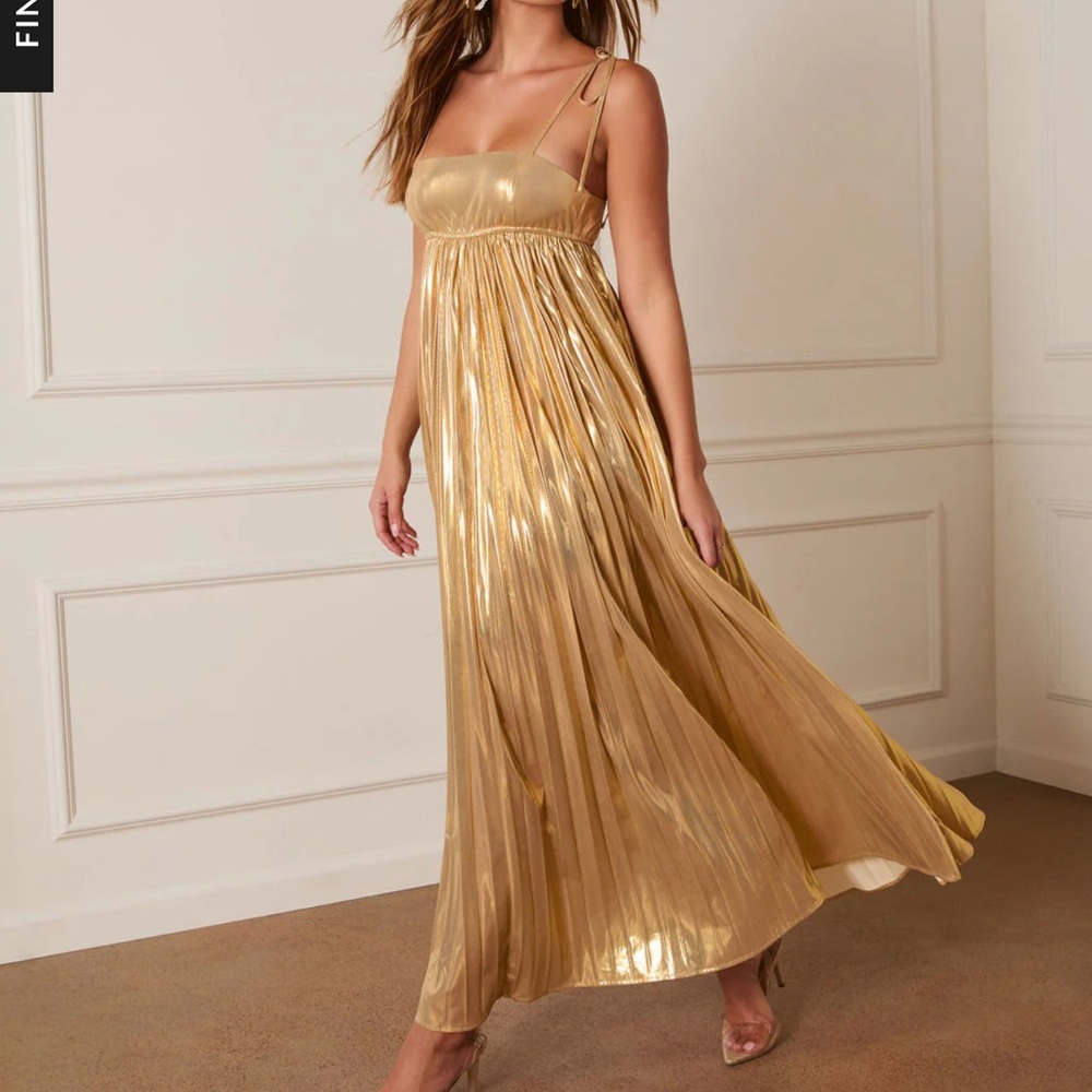 ✨✨Metallic gold dress ✨✨